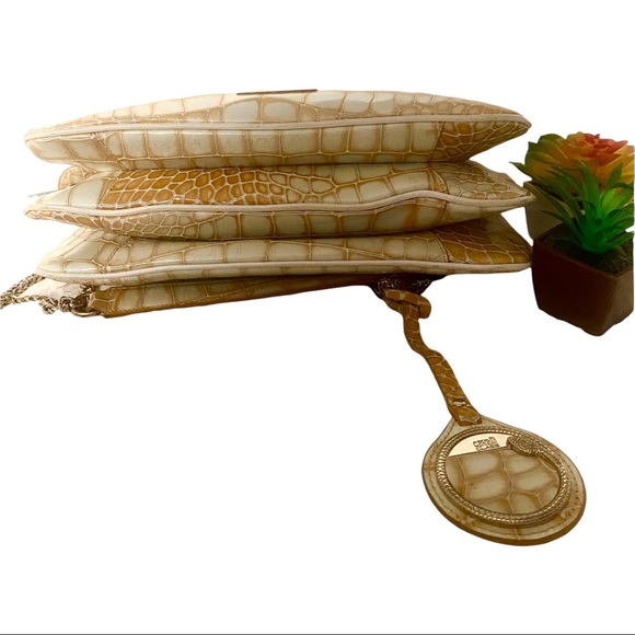 TRADE.!!  Like New! Roberto Cavalli Leather, Croc Embossed Handbag. - Picture 3 of 10